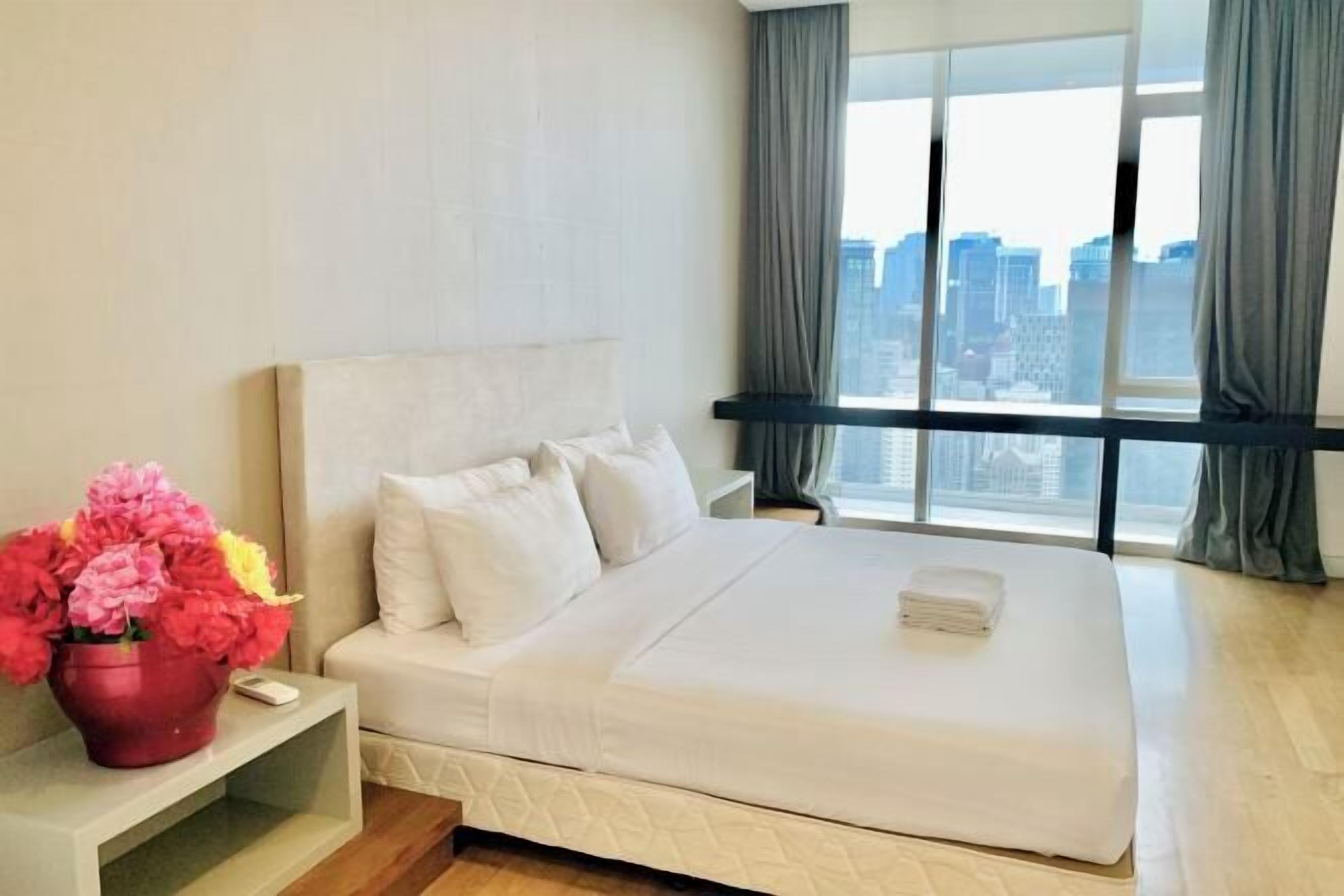 Memory-foam beds, individually decorated, individually furnished