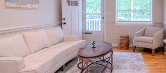 Cozy Cottage close to everything; Newly renovated with state of art appliances.