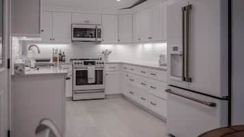 Microones, forn, placa de cuina i rentaplats