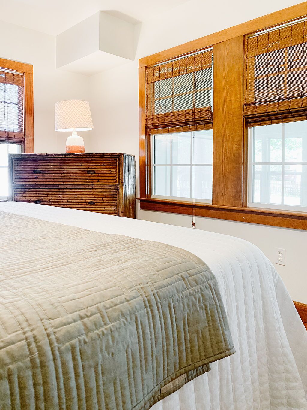 2 bedrooms, desk, iron/ironing board, WiFi