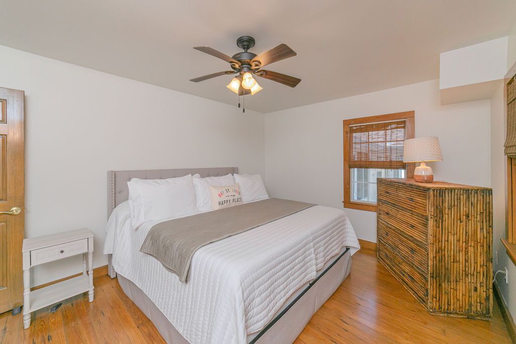 2 多间卧室、办公桌、熨斗/熨衣板、WiFi