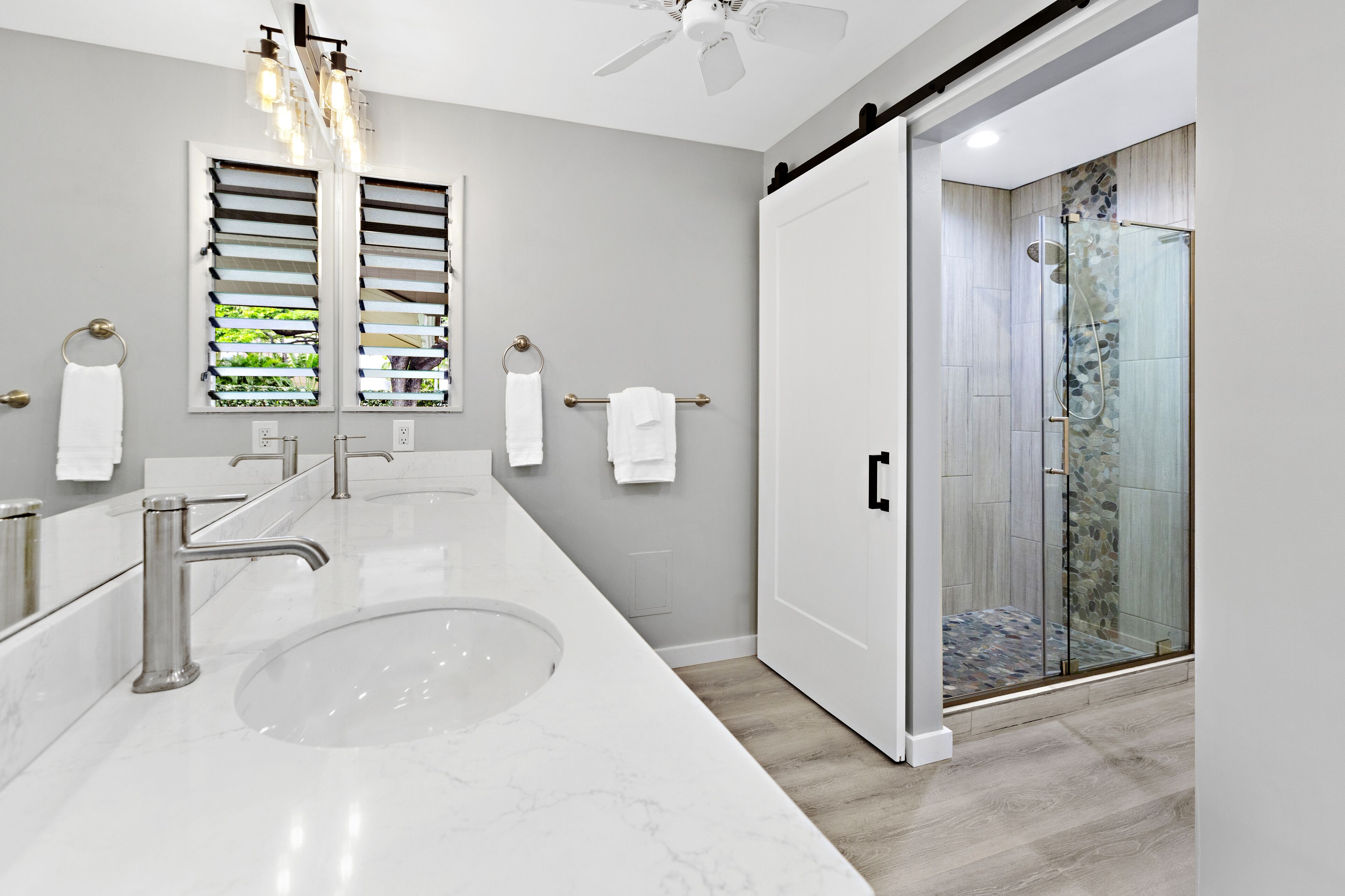 Shower, hair dryer, towels