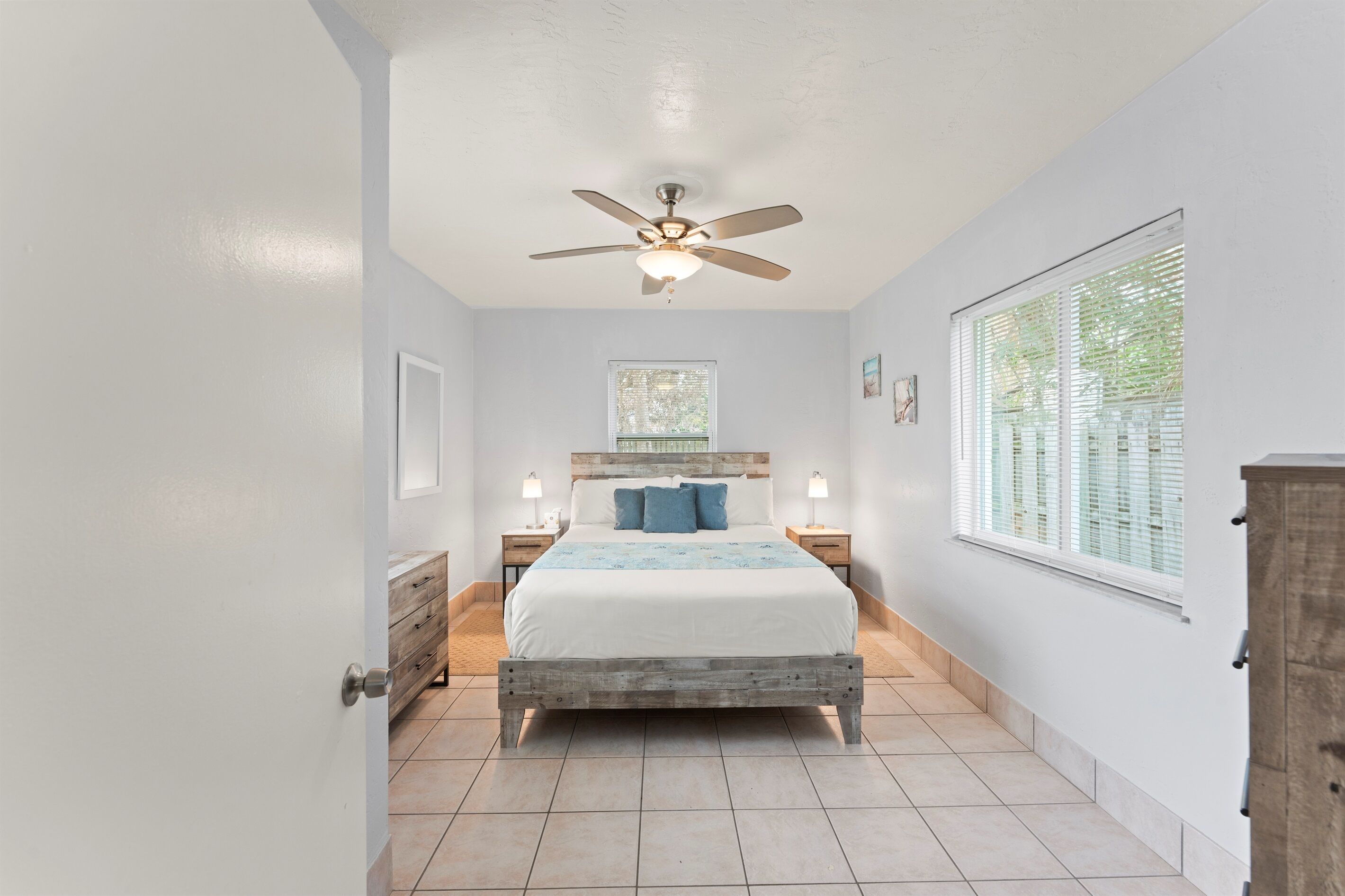 2 bedrooms, desk, iron/ironing board, travel crib