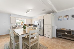 Dining - Beach Oasis with Hot Tub & Games, Walk to the Pier (Cocoa Beach)