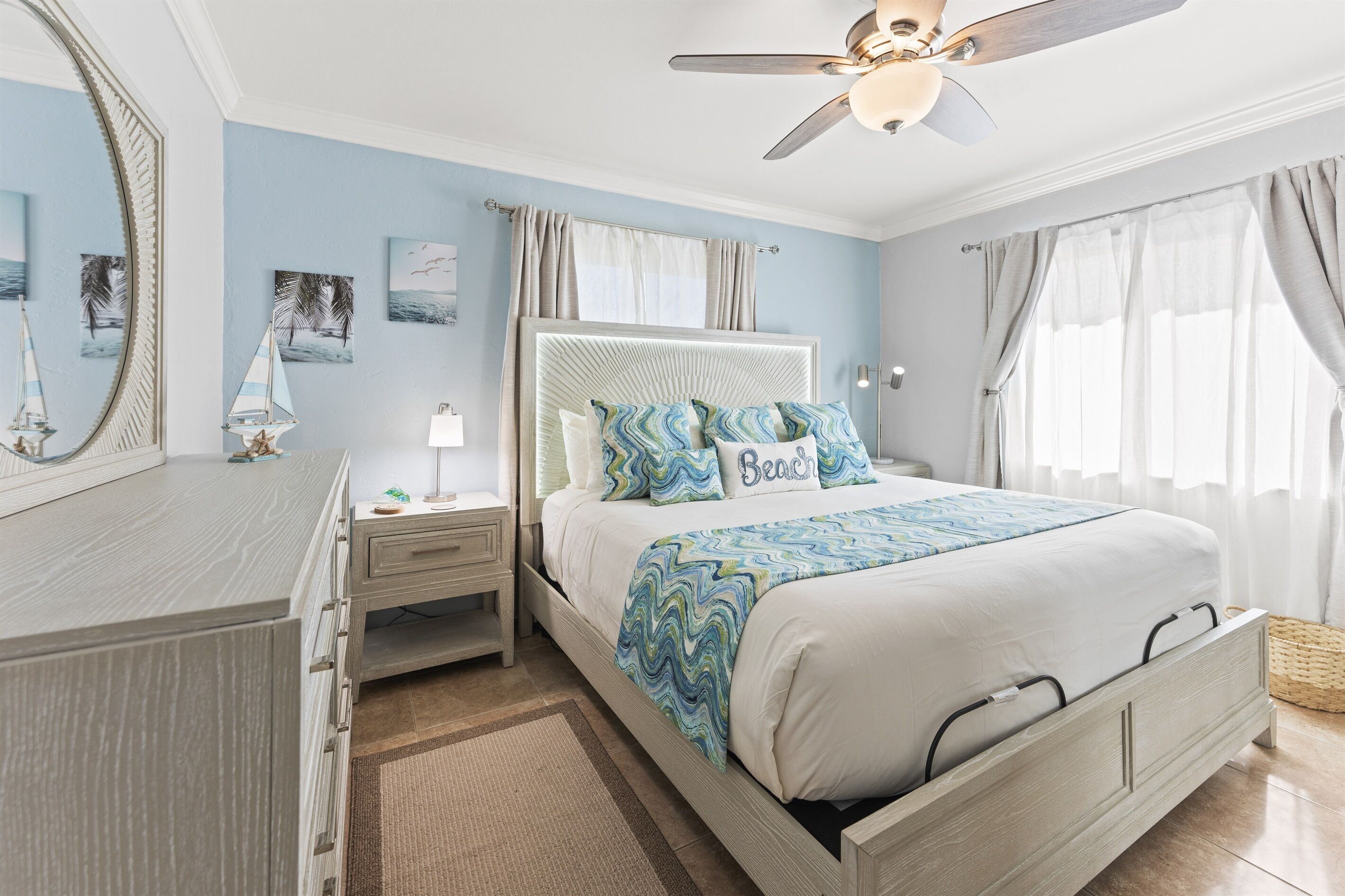 2 Schlafzimmer, Schreibtisch, Bügeleisen/Bügelbrett, Reisekinderbett