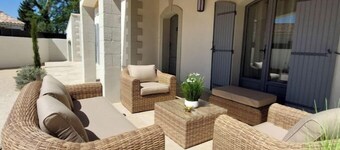 Séduisante Villa Provençale à L'isle sur Sorgue Dans le Quartier de St Antoine