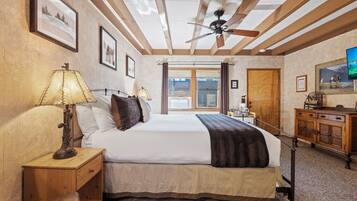 Room 8, King, no pet | Premium bedding, blackout drapes, iron/ironing board, free WiFi