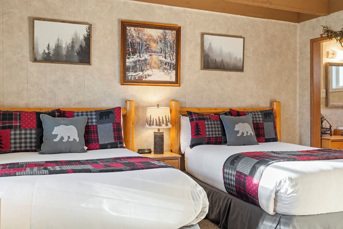 Room 9, 2 Doubles,  pet friendly | Premium bedding, blackout drapes, iron/ironing board, WiFi (free)