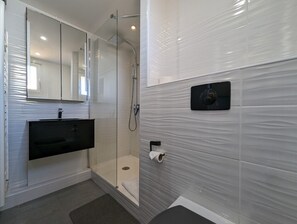 Hair dryer, towels