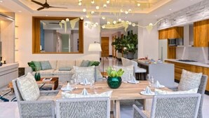 Executive Double Room, Valley View | In-room dining - The Estates at Vidanta (Mezcales)