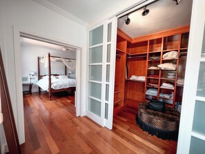 5 bedrooms, iron/ironing board, travel cot, free WiFi - Villa for Families or Friends, big Pool, a lot of Space & Close to Puerto Banús (Marbella)