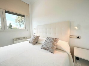 5 bedrooms, iron/ironing board, travel crib, free WiFi - Villa for Families or Friends, big Pool, a lot of Space & Close to Puerto Banús (Marbella)