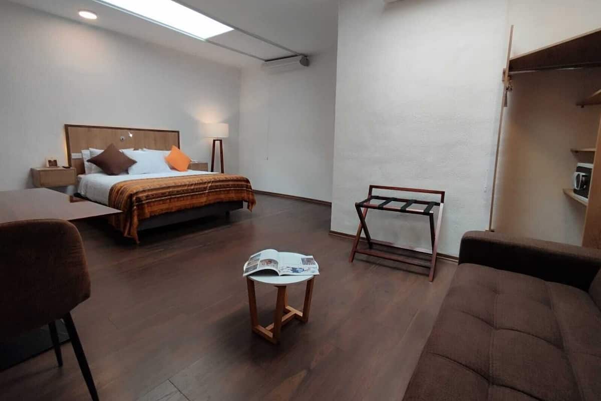 標準開放式套房 | 高級寢具、羽絨被、Select Comfort 床墊、房內夾萬