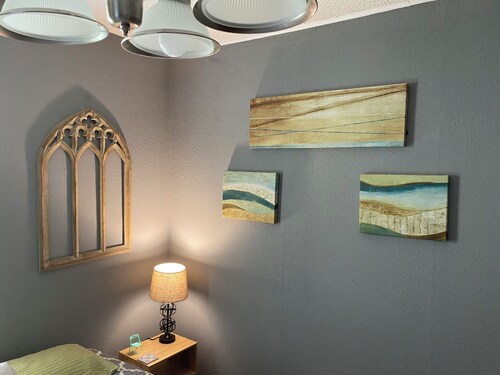 Downtown-Garden District-Boho Steampunk Farmhouse. Comforts of home . New HVAC. 