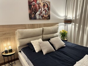 3 makuuhuonetta, työpöytä, silitysrauta/-lauta, ilmainen Wi-Fi