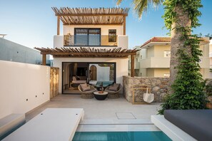 Executive-Studiosuite, eigener Pool