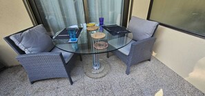 Dining - Château de la Pinède - début Cap d'Antibes - garden flat, swimming pool, tennis. (Juan les Pins)