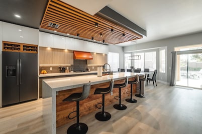 Modern Luxury! Only 10 min. to AZ Athletic Grounds & A+ Dining Shopping!