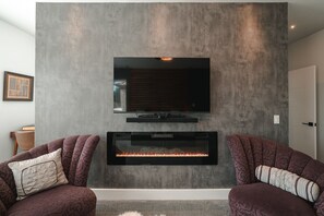 Smart TV, fireplace, video games, books