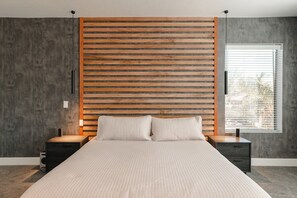 3 bedrooms, desk, iron/ironing board, travel crib - Modern Luxury! Only 10 min. to AZ Athletic Grounds & A+ Dining Shopping! (Mesa)