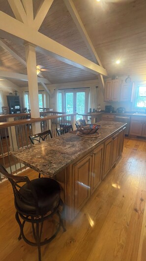 Unclassified image, 2 of 31, button - A beautiful piece of Heaven on the waterfront (scottsboro)