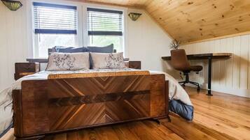 2 bedrooms, desk, free WiFi, bed sheets