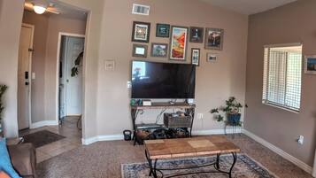 Smart TV, DVD player