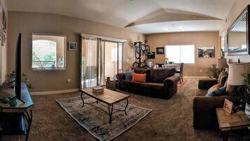 Smart TV, DVD player