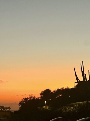 Plage à proximité, sable blanc, 2 bars de plage