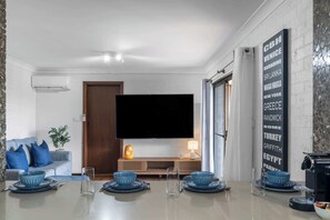 TV, offices - Baramook at Mollymook near beach (Mollymook)