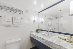 ヘアドライヤー、タオル