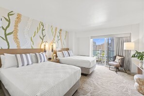 Desk, iron/ironing board, free WiFi, bed sheets - Renovated High Rise Views In The Heart of Town (Honolulu)