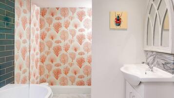 Ducha y secador de pelo