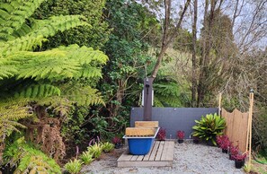 Property grounds - Escape to a Rustic Modern Farm Cabin with Outdoor Bath (Waitoki)