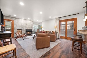 Televisor intel·ligent i llar de foc 