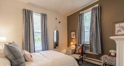 Pet-Friendly Victorian B&B by Lake Erie