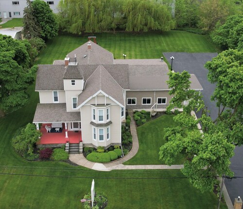 Lake Erie’s Hidden Gem Awaits You In Marblehead!