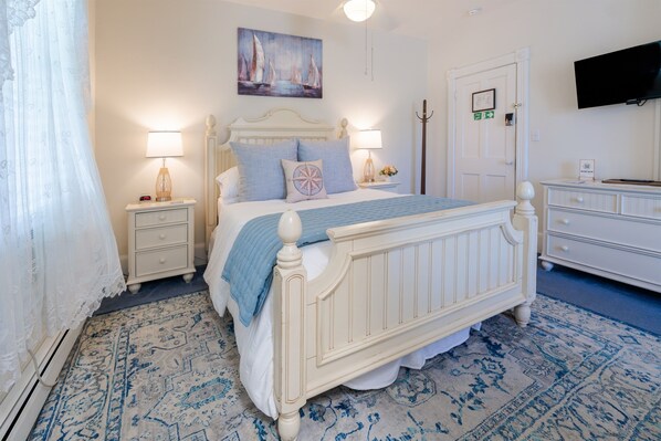 1 bedroom, desk, iron/ironing board, travel cot