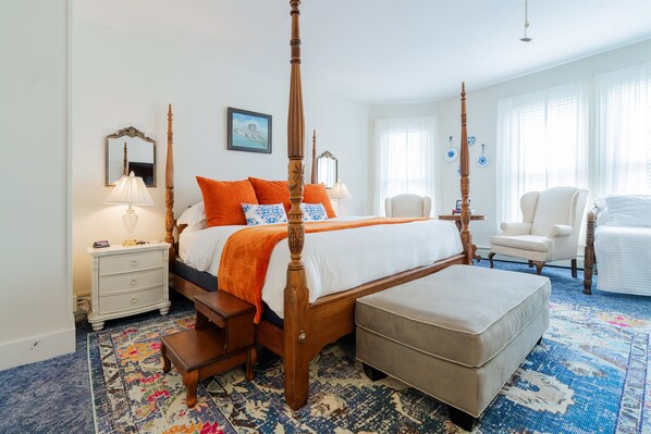 1 bedroom, iron/ironing board, travel crib, free WiFi - Explore, Relax, Repeat in Marblehead (Lakeside-Marblehead)