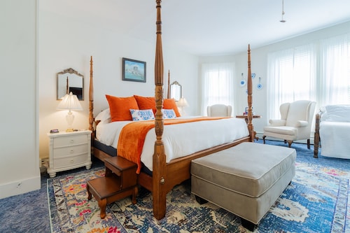 Explore, Relax, Repeat in Marblehead