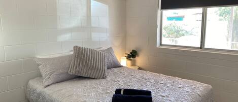 3 habitaciones, escritorio, wifi y ropa de cama