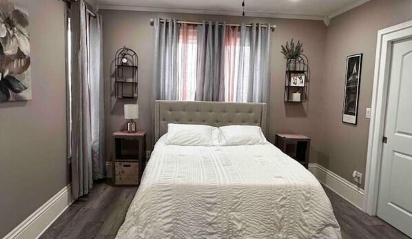 3 bedrooms, in-room safe, iron/ironing board, free WiFi