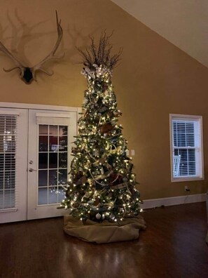 Interior - Grandview Acres Lodge (DeWitt)