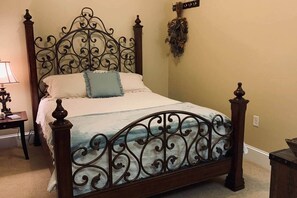 4 bedrooms, WiFi, bed sheets