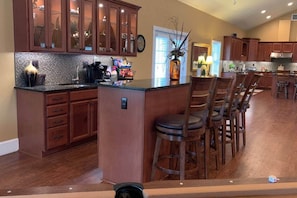 Dining - Grandview Acres Lodge (DeWitt)