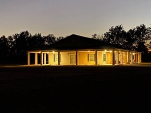 Exterior - Grandview Acres Lodge (DeWitt)