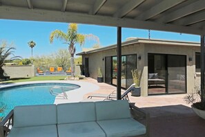 Pool - Stunning Pool / 3BR 2BA / Big Views / Sleeps 8 (Tucson)