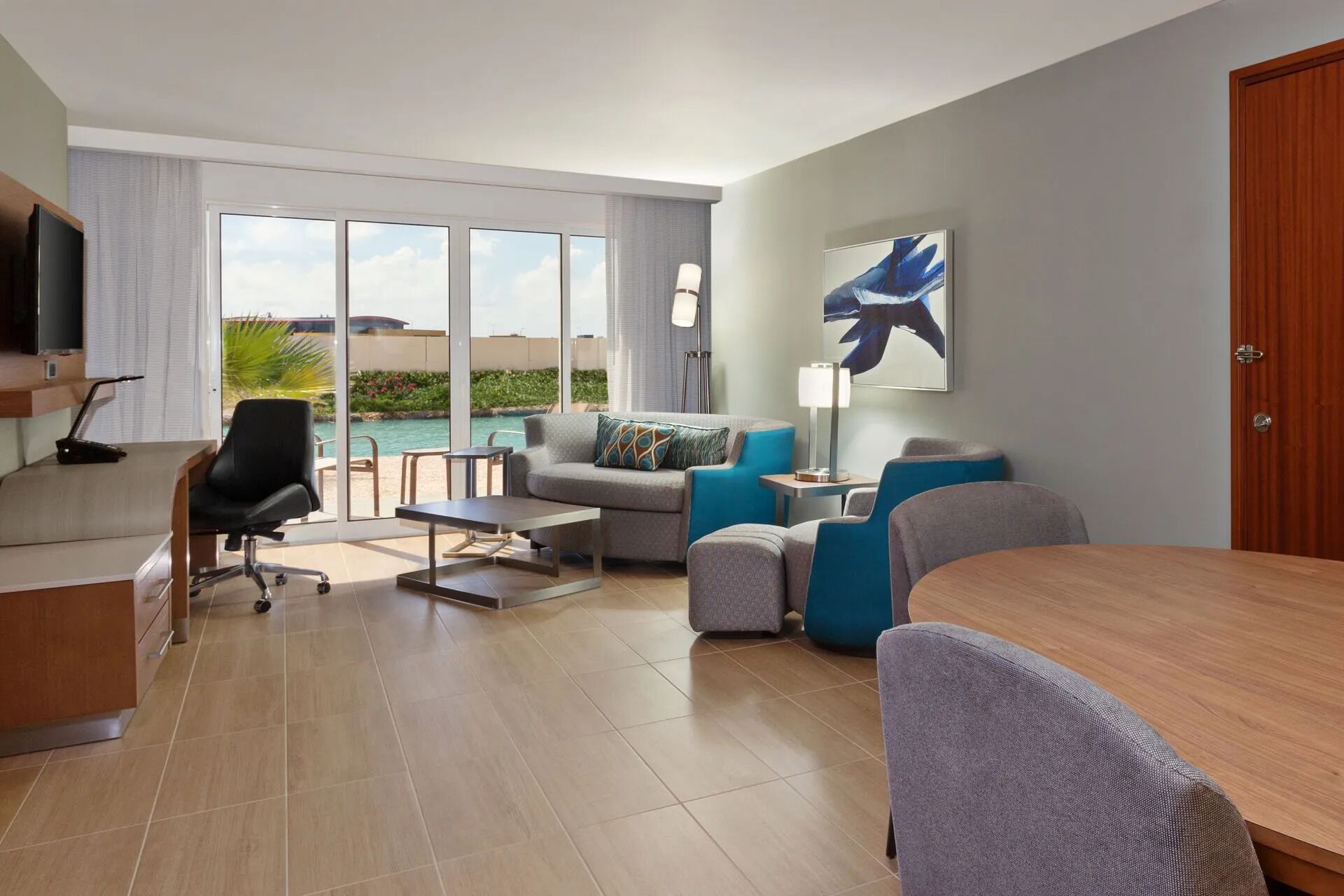Suite | Minibar, coffres-forts dans les chambres, bureau