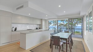 Dining - The Beach Apartment Jervis Bay (Huskisson)