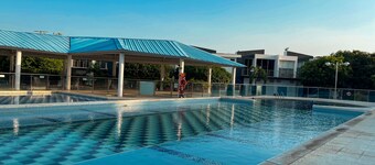 Luxury Home Fully Loaded 3 Bedroom 4.5 Bath